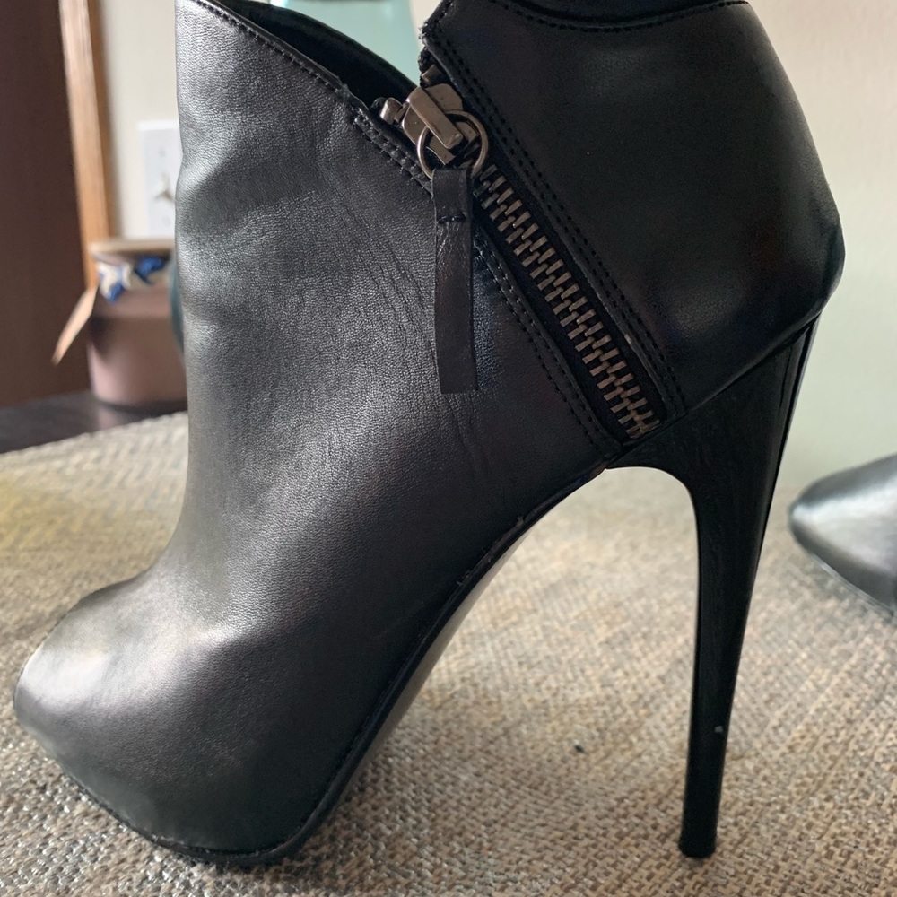 Black peep toe booties Steve Madden - Picture 6 of 6